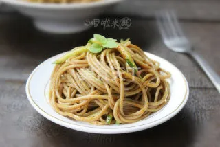 凉拌荞面饸饹面步骤七